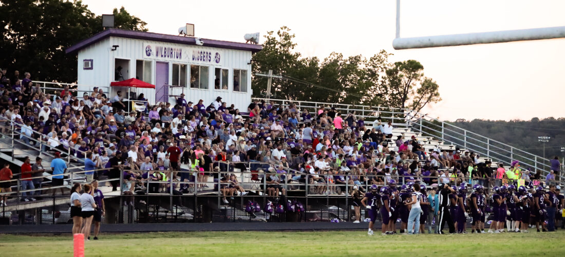 Diggers open the season with a 34-0 rout!